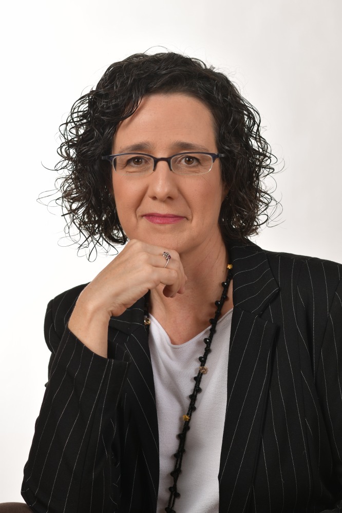 פרופ' דפנה הקר