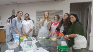 משתתפות פרויקט "אשת חיל" חוגגות מסיבת חנוכה